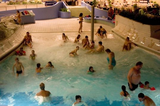 Wave pool
